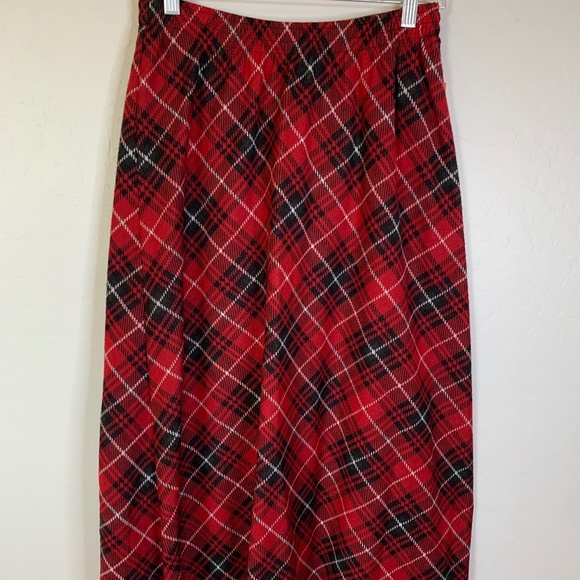 Cathy Daniels Dresses & Skirts - NWT Cathy Daniels | Red and Black Plaid Skirt Mid-Length Size Medium